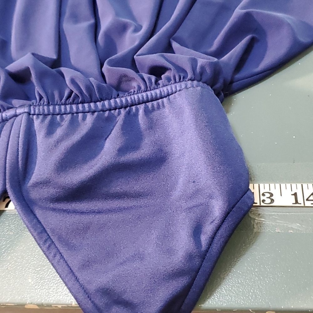 Beautiful blue bathing suit top  by Venus. Size 4. Haulter‎ style. - Picture 8 of 9